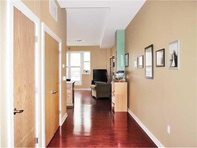 Entry/Foyer.