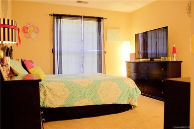 612 Castlefin Ct, Statesville, NC 28625 - photo 6