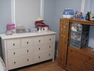 90 Tom Thumb St, Bridgeport, CT 06606 - photo 6