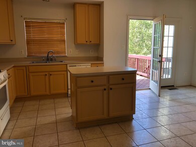 13123 Rosebay Dr, Germantown, MD 20874 - photo 5