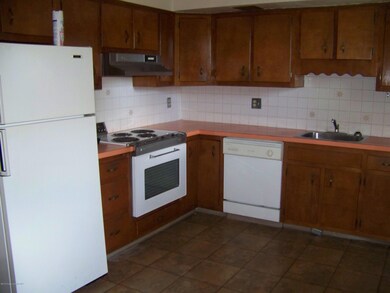 925 Apt 2 N Webster Ave, Scranton, PA 18510 - photo 3