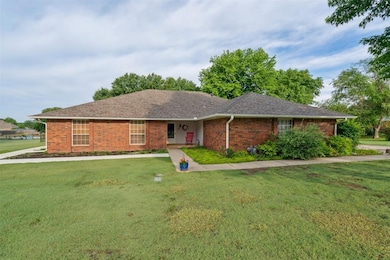 106 Dee Dr, Shawnee, OK 74804 - photo 3