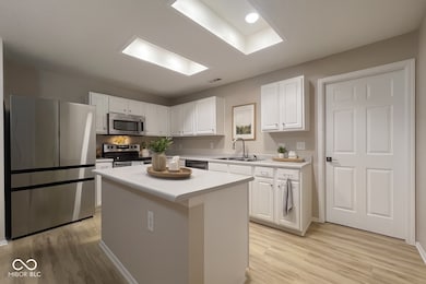 14243 Holly Berry Cir, Fishers, IN 46038 - photo 6