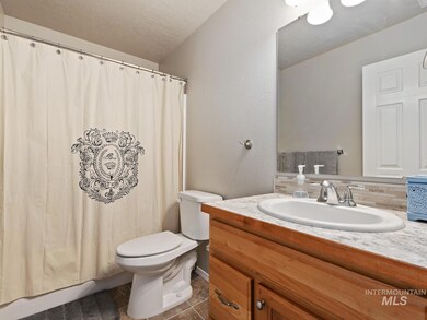 936 E Shady Ridge Dr, Kuna, ID 83634 - photo 6