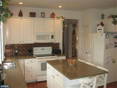 1047 Fallbrook Ln, Pottstown, PA 19464 - photo 5