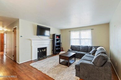 604 Jarman St, Jacksonville, NC 28540 - photo 6