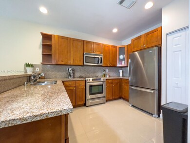 10760 NW 74th Ln unit 19760, Doral, FL 33178 - photo 4