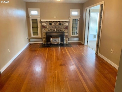 1902 SE Court Ave, Pendleton, OR 97801 - photo 2