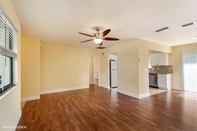 05_2417SWMercerStreet_95_FamilyRoomDinin