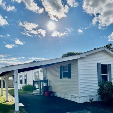 4 Matthew Dr, Hudson, MA 01749 - photo 2