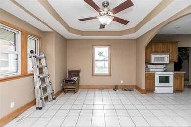 2012 C St SW, Cedar Rapids, IA 52404 - photo 4