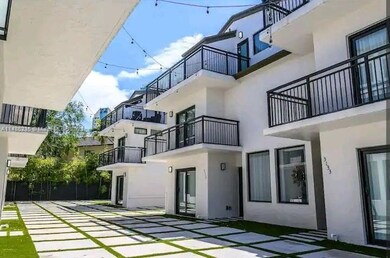 3133 SW 27th Ave unit 3133, Miami, FL 33133 - photo 2