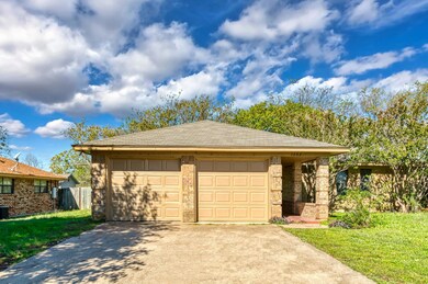 1202 Sandstone Dr, Cleburne, TX 76033 - photo 3