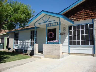 5703 Post Oak Dr, Laredo, TX 78041 - photo 3