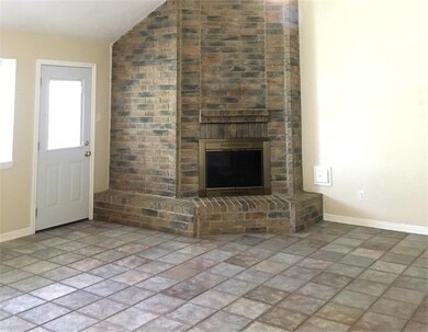 2106 Zavalla Cir, Friendswood, TX 77546 - photo 6