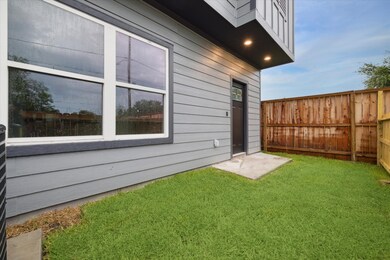 976 Marjorie St unit 1, Houston, TX 77088 - photo 3