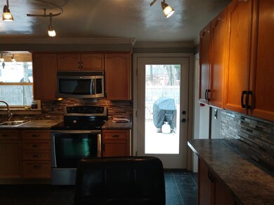 2 Hickory Ln, MerriMacK, NH 03054 - photo 7