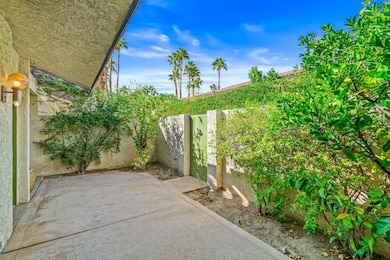 1384 E Andreas Rd unit 71, Palm Springs, CA 92262 - photo 3