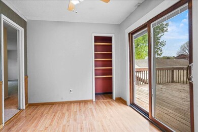 1242 Edgewood Dr, Waterloo, IA 50701 - photo 5