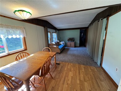 Eat in area off kitchen