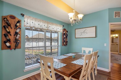 Eat-in kitchen space