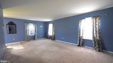15 Peachfield Ln, Willingboro, NJ 08046 - photo 4