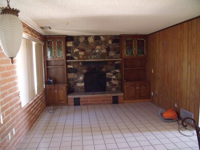 2821 W Quail Rd 010