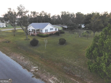 17 2nd St, McRae-helena, GA 31037 - photo 2