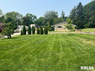 836 S Johnson St, Macomb, IL 61455 - photo 3