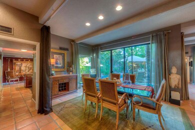 004_Dining Room