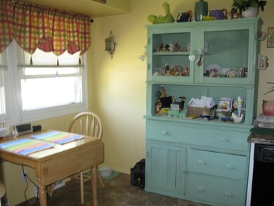 Eat-in Kitchen