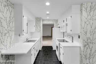 81 Lexington Ct, Red Bank, NJ 07701 - photo 7