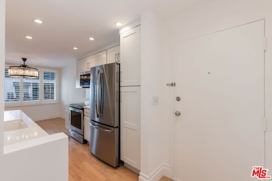 8535 W West Knoll Dr unit 109, West Hollywood, CA 90069 - photo 4