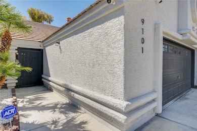 9101 Emerald Cove Ct, Las Vegas, NV 89117 - photo 3