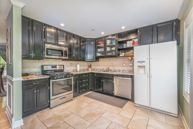 313 Locust St, Lake In the Hills, IL 60156 - photo 7