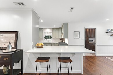 10102 Candlewood Dr, Houston, TX 77042 - photo 4