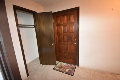 337 Brazos Dr, Bay City, TX 77414 - photo 2