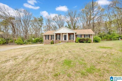 2405 Leigh Dr, Center Point, AL 35215 - photo 2