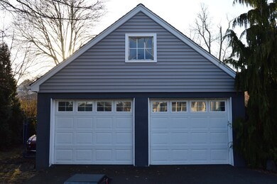 22 Adams St, Fairhaven, MA 02719 - photo 3