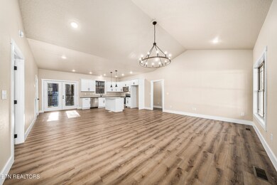 mls-114 Creekview Ct-74