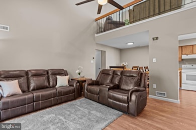 801 E Parker St unit B2, Langhorne, PA 19047 - photo 4