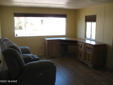 6043 Lazy Heart Living Room