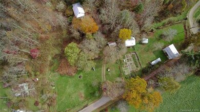 401 Gibbs Rd, Burnsville, NC 28714 - photo 2