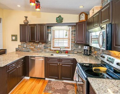 2303 Hickory Circle Dr, Howell, MI 48855 - photo 5