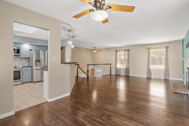 04-Living Room-830 Mission Hills Ln 2 -0