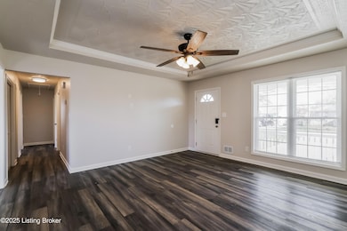 193 Tecumseh Dr, Shepherdsville, KY 40165 - photo 2