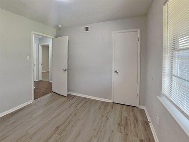 736 Treadwell Dr, Hurst, TX 76053 - photo 7