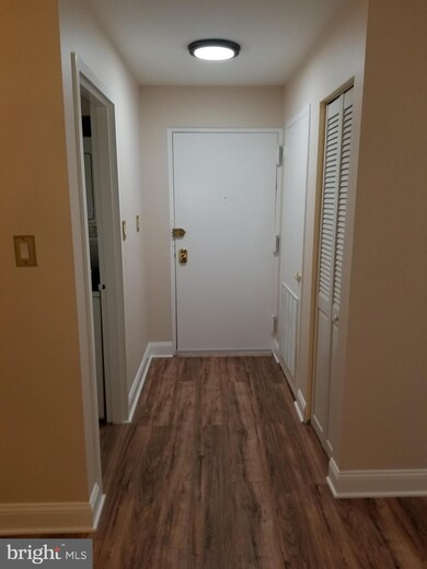 1406 Northgate Square unit 21B, Reston, VA 20190 - photo 3