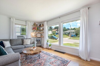 1037 Lockridge Dr NE, Grand Rapids, MI 49505 - photo 3