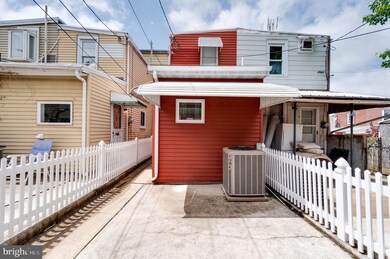 1347 Birch St, Reading, PA 19604 - photo 5